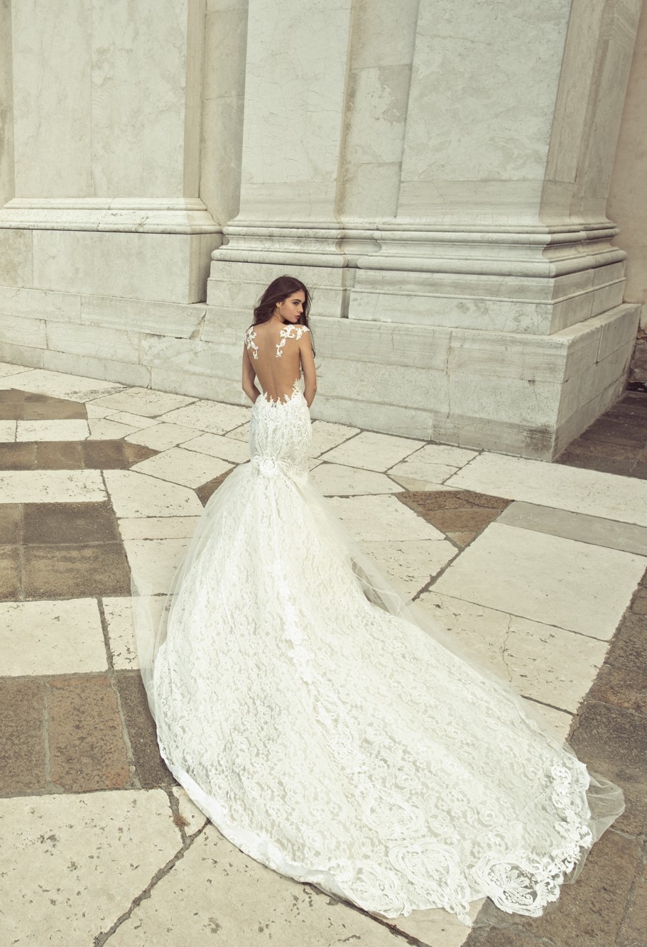 Vestidos de novia JK1813 de Julia Kontogruni