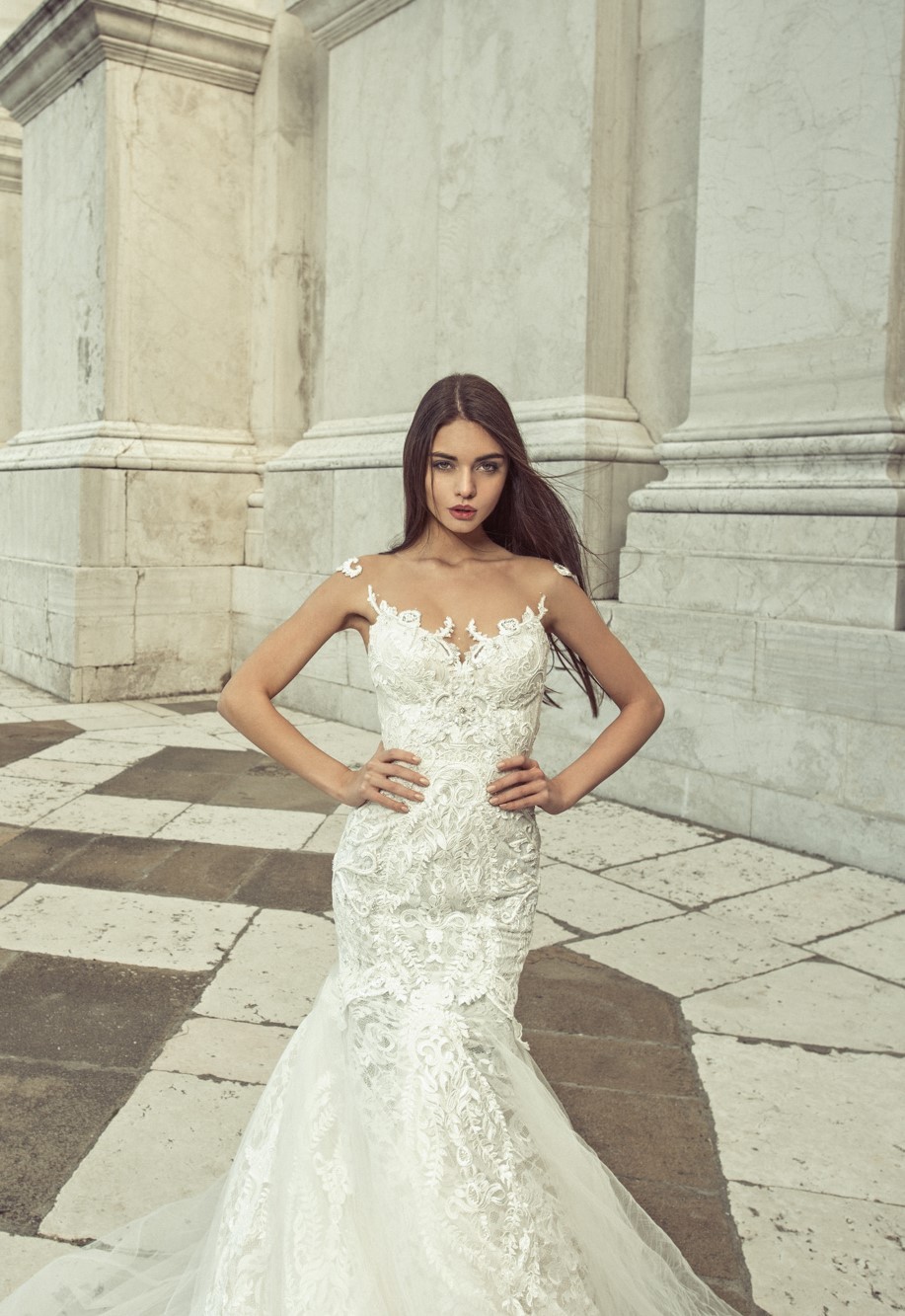 Vestidos de novia JK1813 de Julia Kontogruni