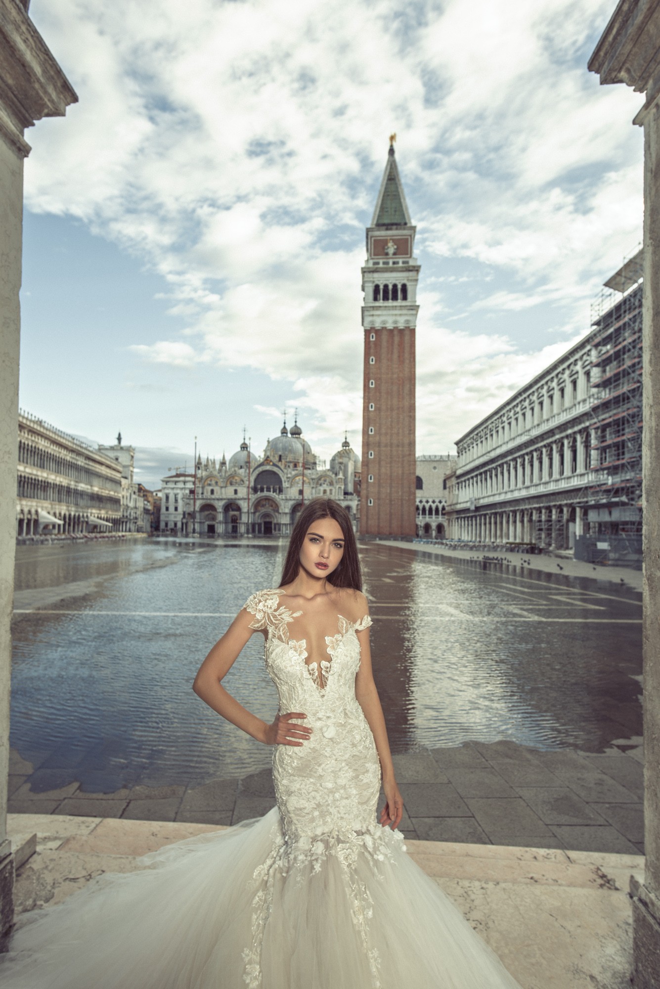 Vestidos de novia JK1816 de Julia Kontogruni
