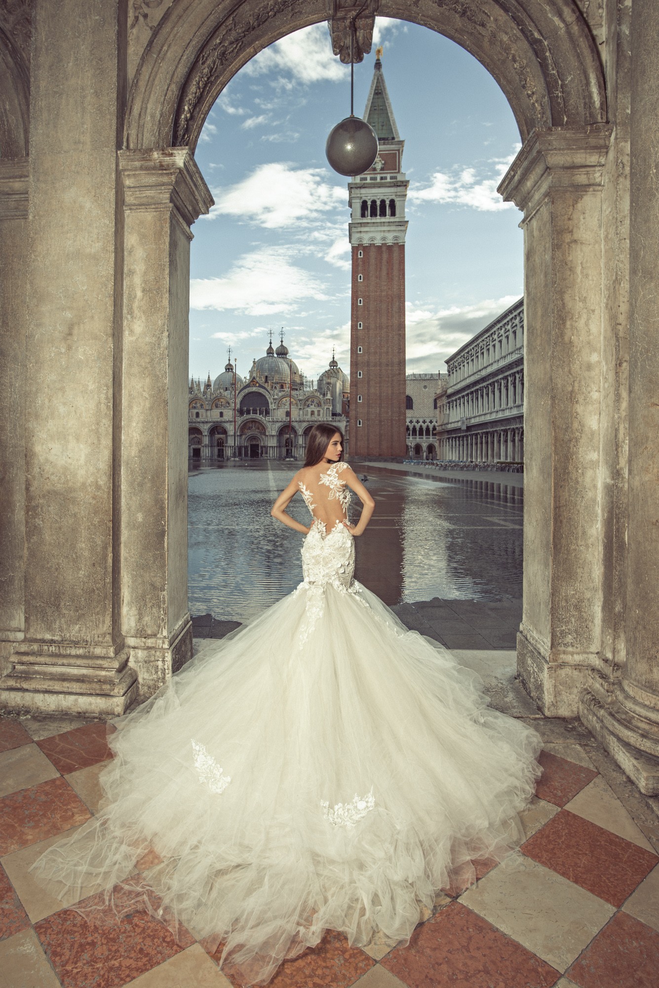 Vestidos de novia JK1816 de Julia Kontogruni