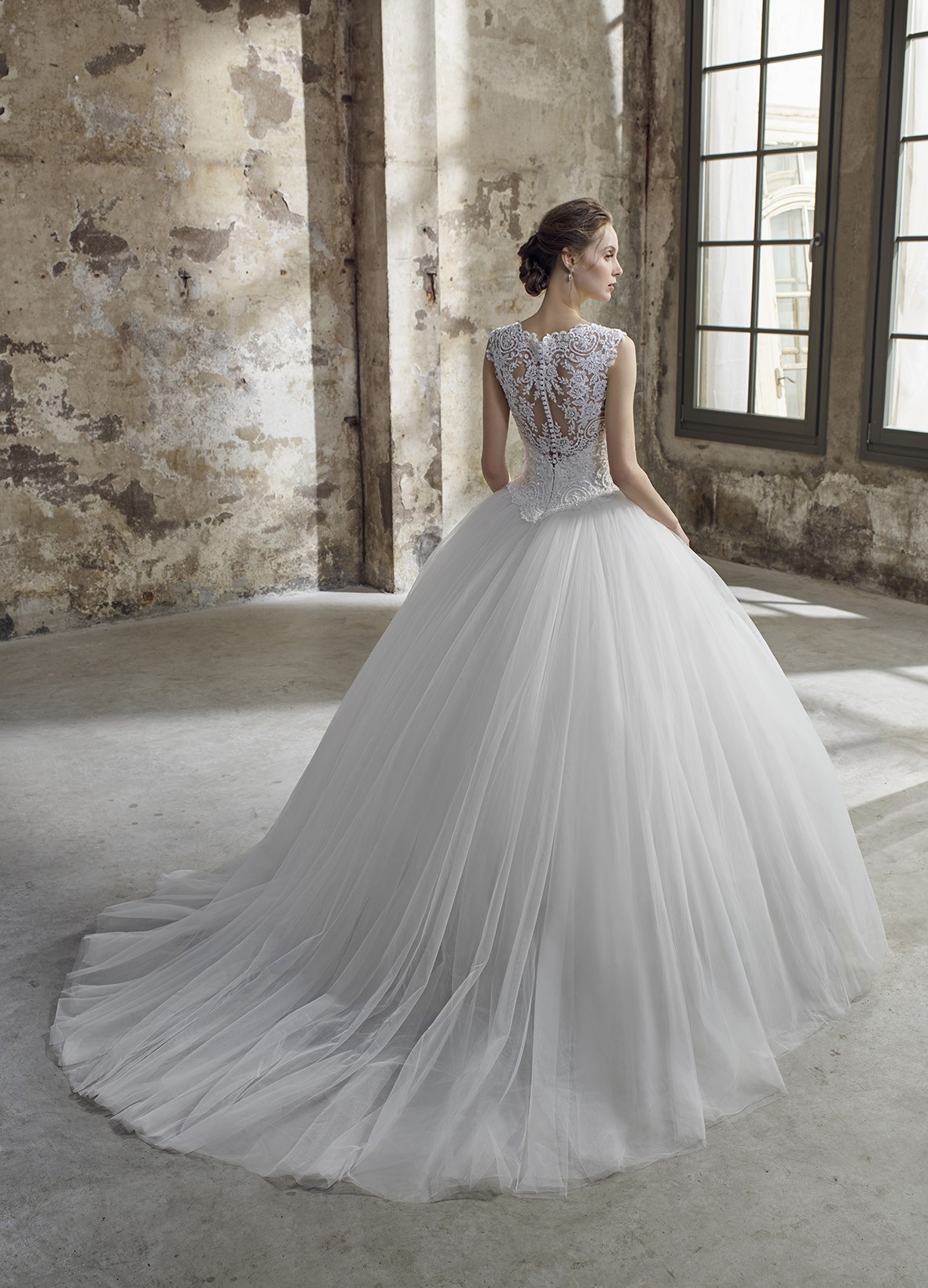 Vestidos de novia 201-22 - The Sposa Group