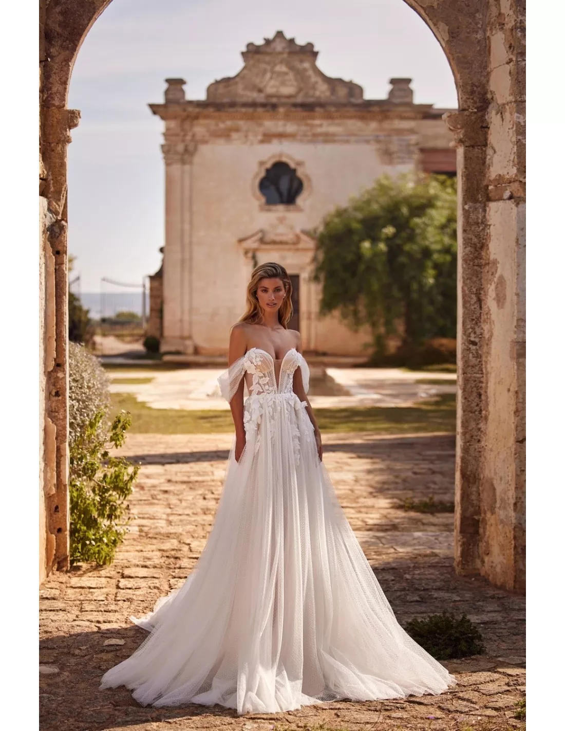 vestidos-de-novia-antonelly-milla-nova