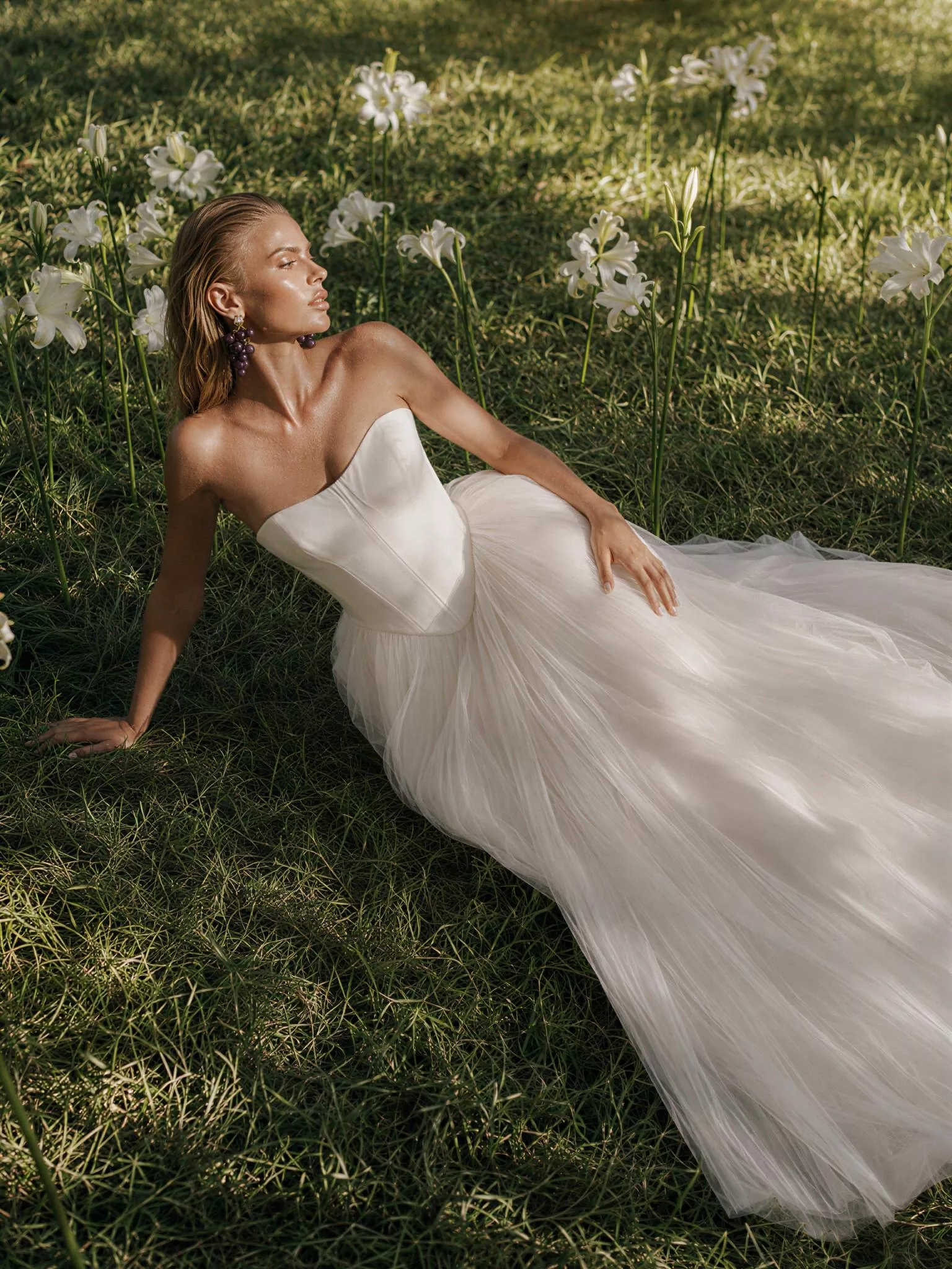 vestido-novia-aitana-sedkaatelier-crepé-escotepalabradehonor-espaldacorsé-editorial-sedkanovias