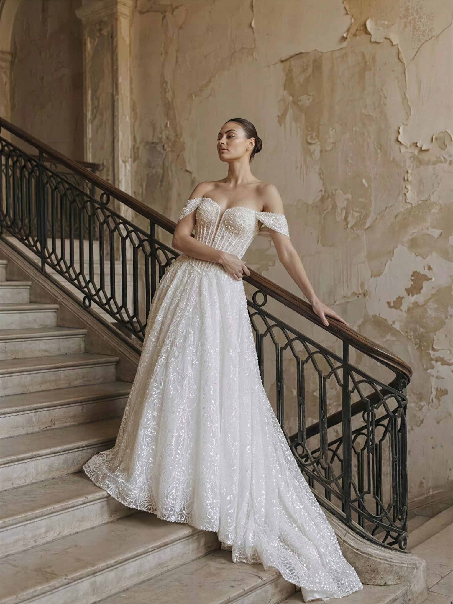 vestido-novia-alborán-sedkaatelier-crepé-escotecorazón-espaldaenv-frente-sedkanovias