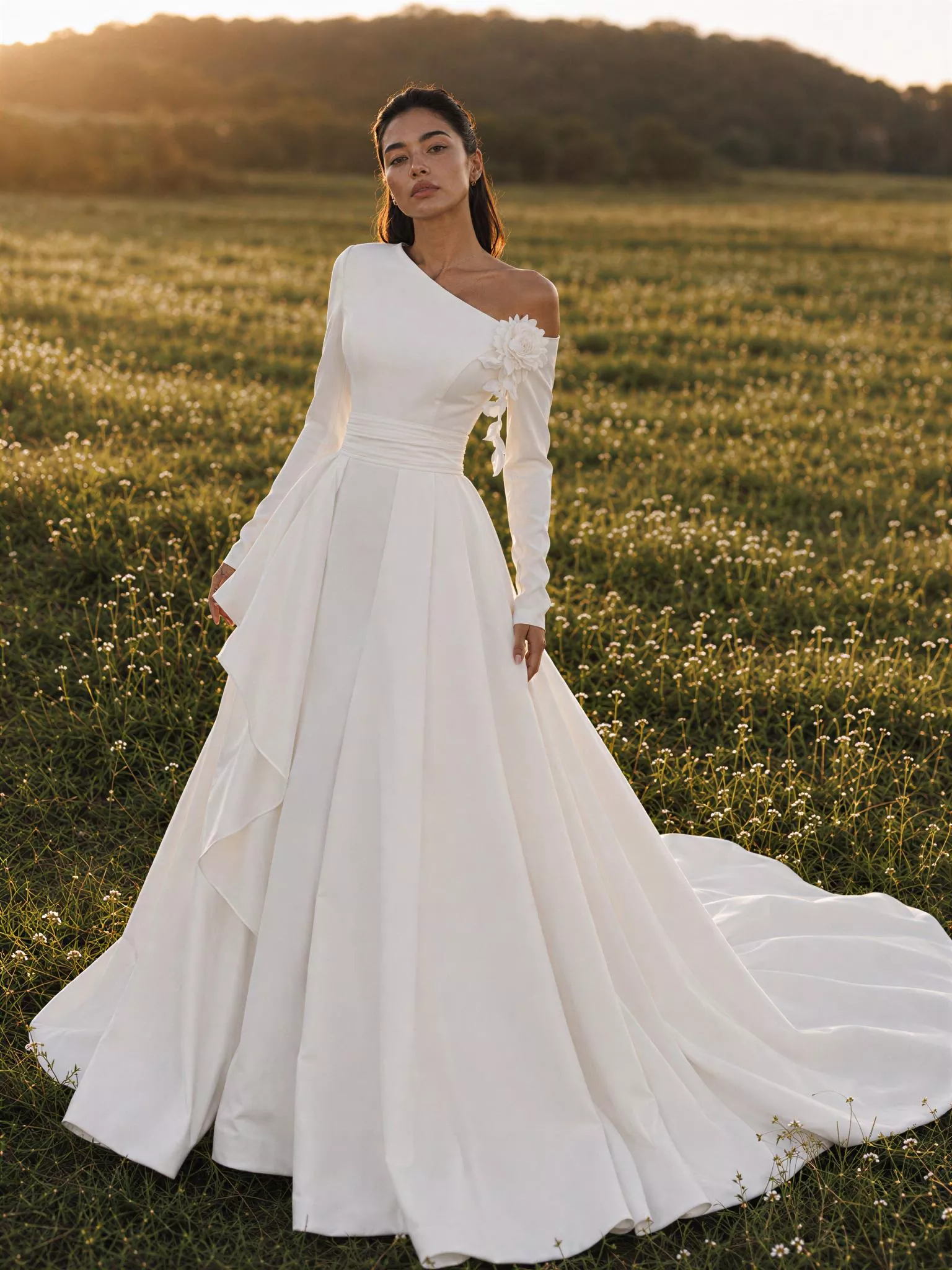 vestido-novia-alina-sedkaatelier-crepé-escoteasimétrico-espaldaasimétrica-frente-sedkanovias