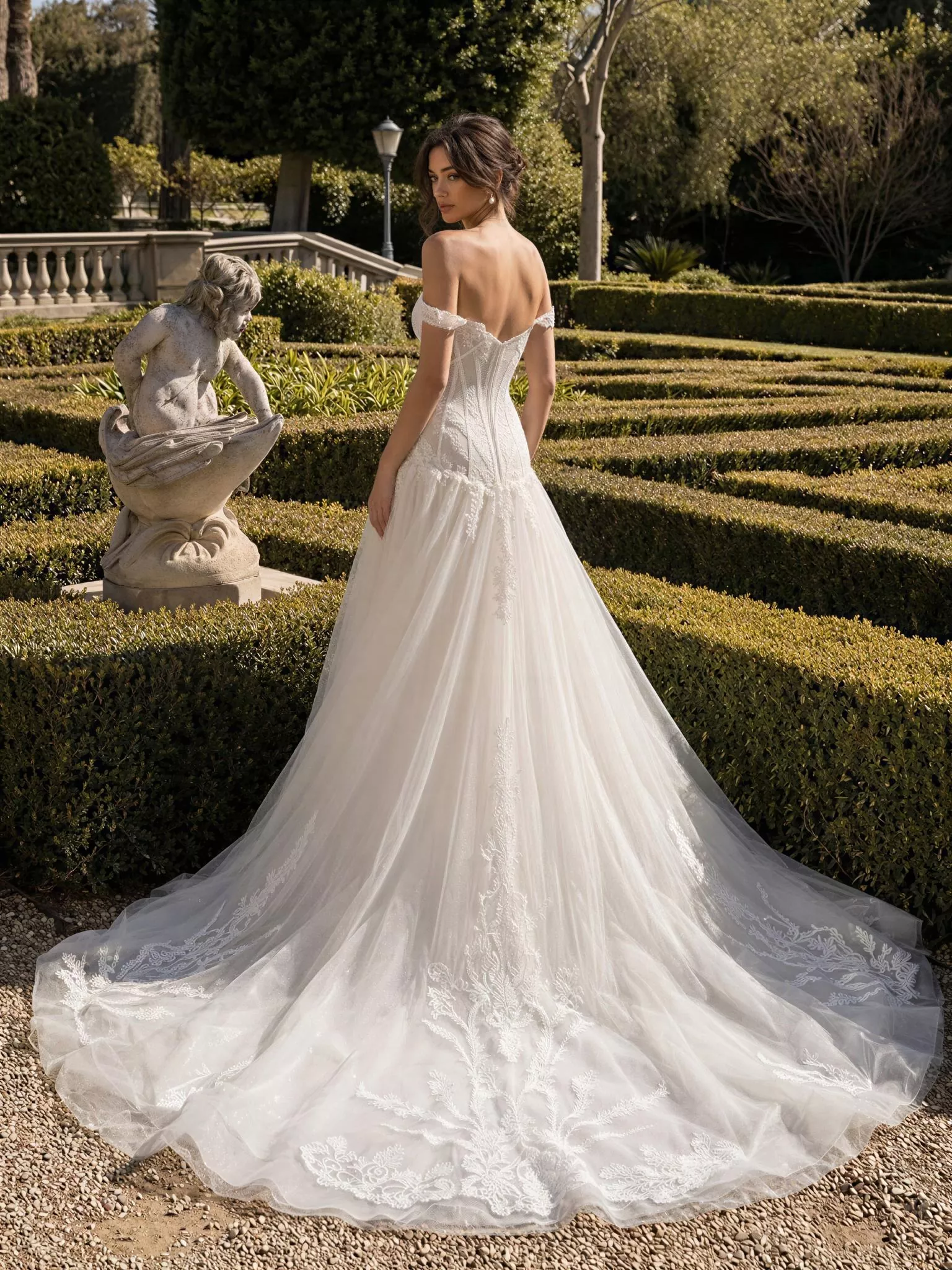 vestido-novia-alina-sedkaatelier-encaje-escotecorazón-espaldaenv-sedkanovias