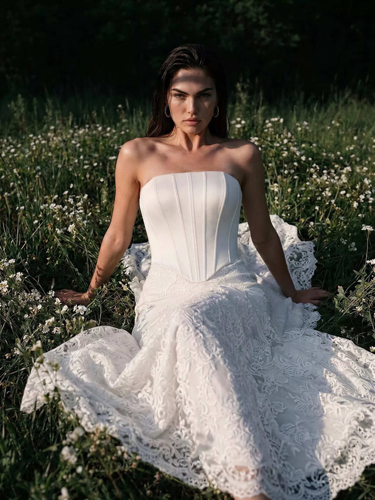 vestido-novia-amanda-sedkaatelier-crepé-escotepalabradehonor-espaldarecta-editorial-sedkanovias