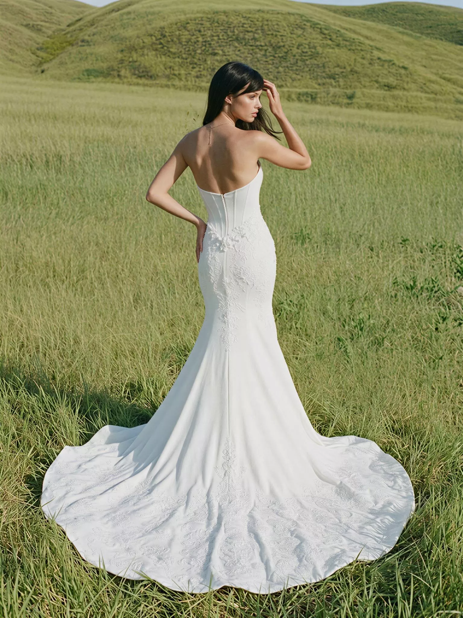 vestido-novia-caleta-sedkaatelier-crepé-escotepalabradehonor-espaldaenv-sedkanovias