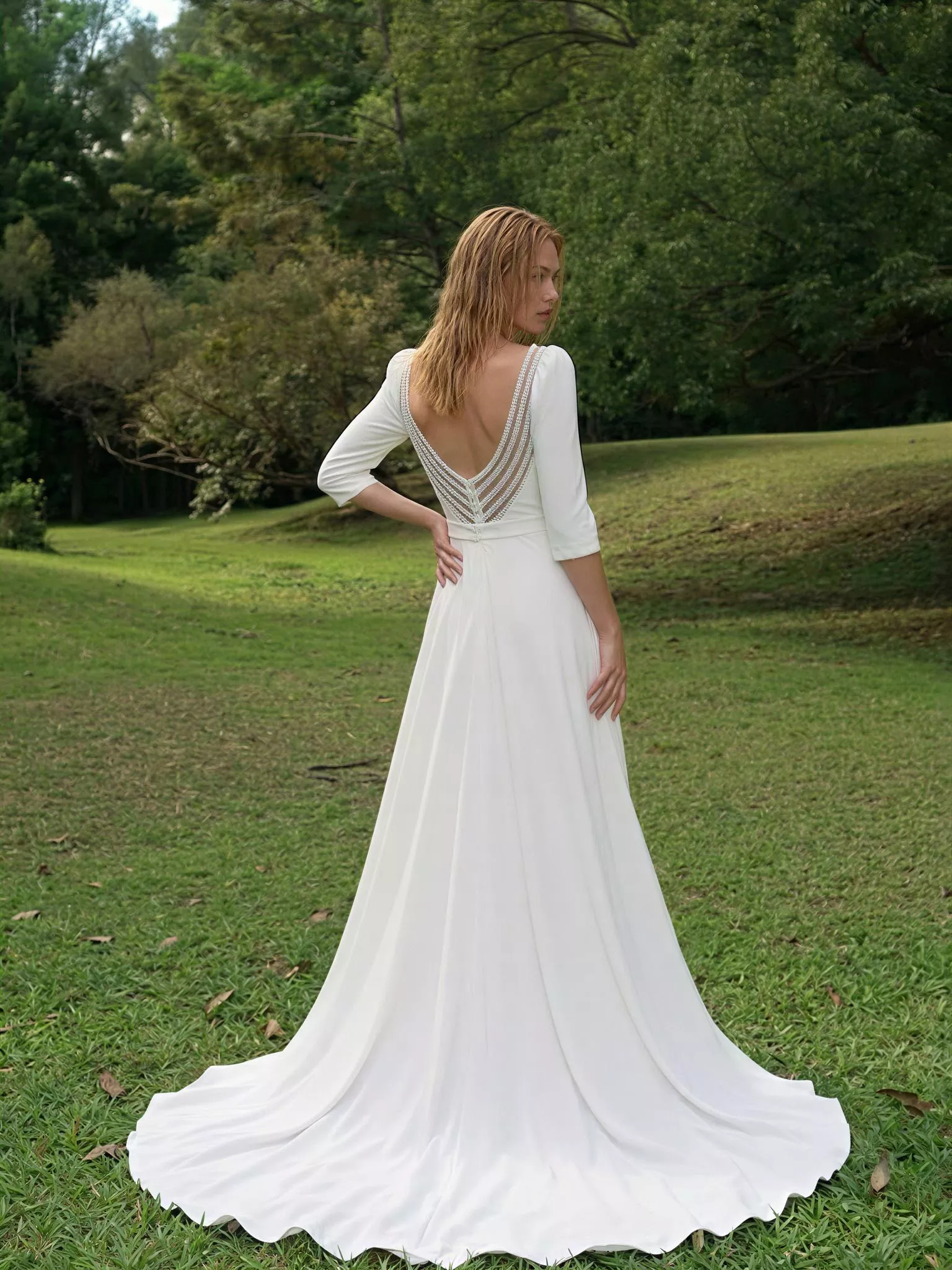 vestido-novia-camelia-sedkaatelier-crepé-escotecuadrado-espaldaenv-sedkanovias