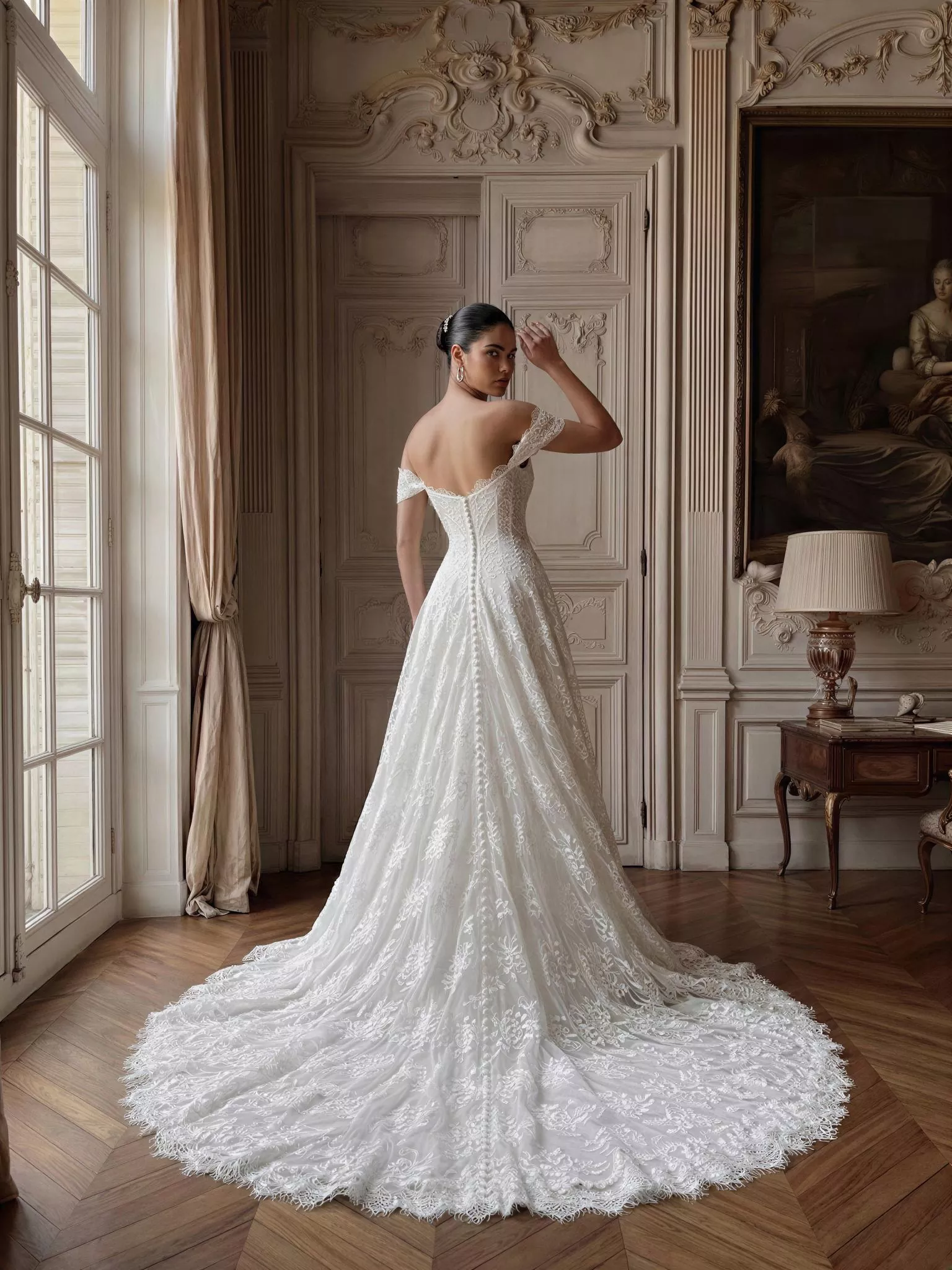 vestido-novia-cobalto-sedkaatelier-crepé-escotecorazón-espaldaenv-sedkanovias