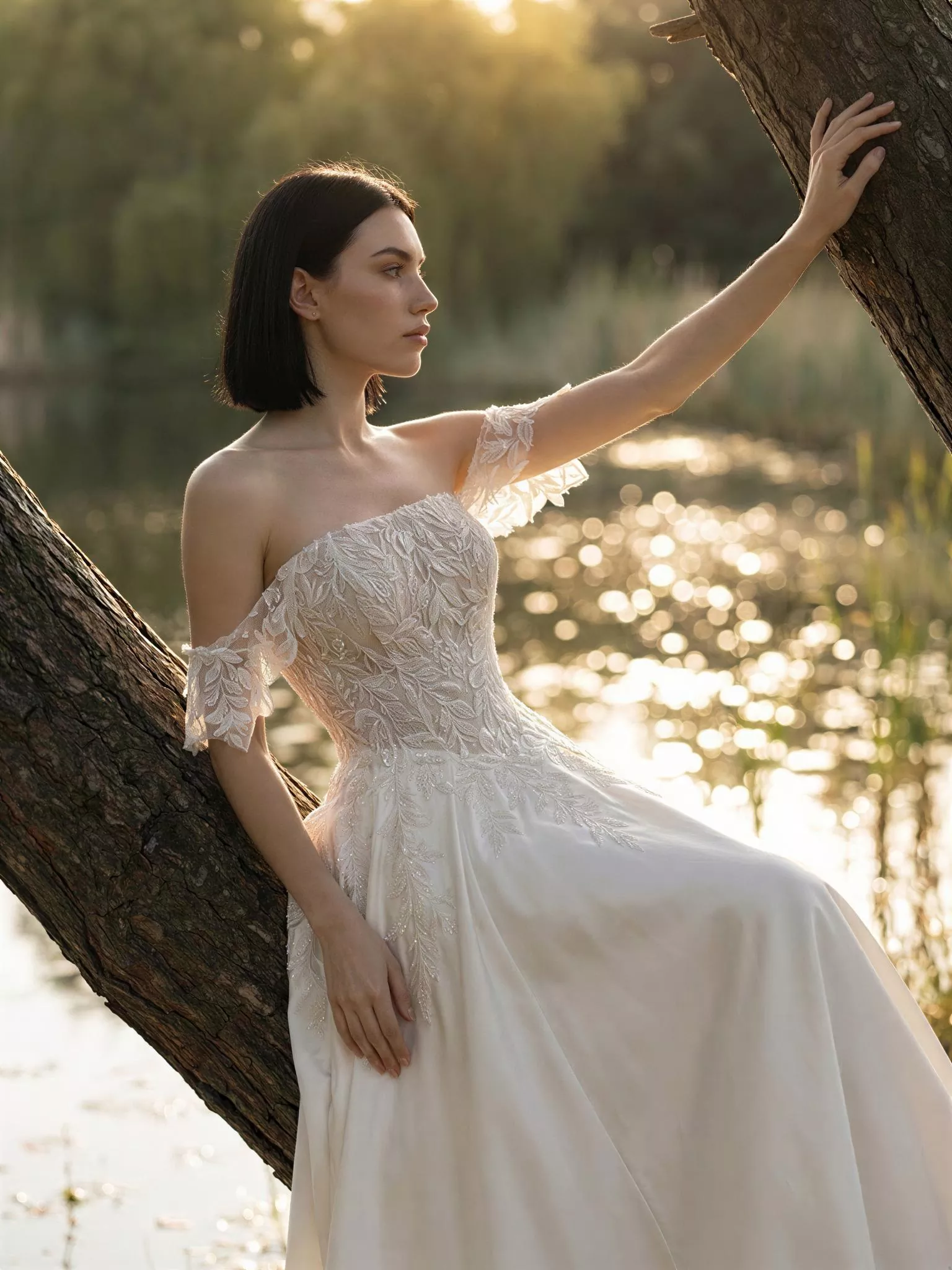 vestido-novia-cumbre-sedkaatelier-encaje-escotepalabradehonor-espaldaenv-editorial-sedkanovias