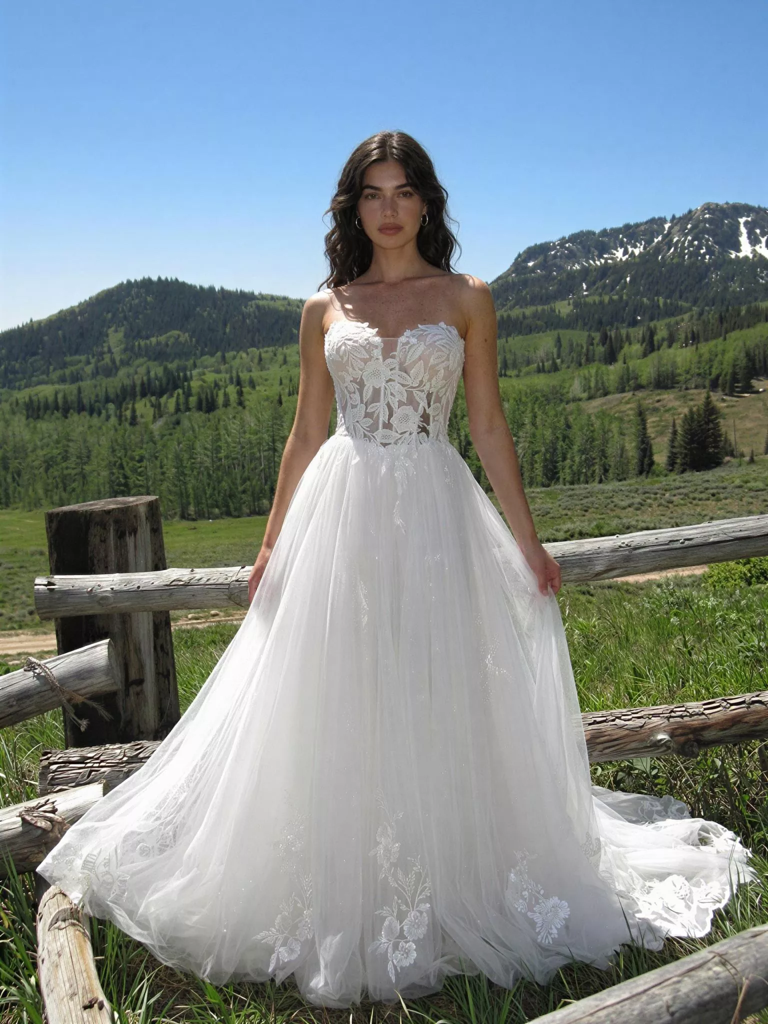 vestido-novia-elba-sedkaatelier-encaje-escotecorazón-espaldaenv-frente-sedkanovias
