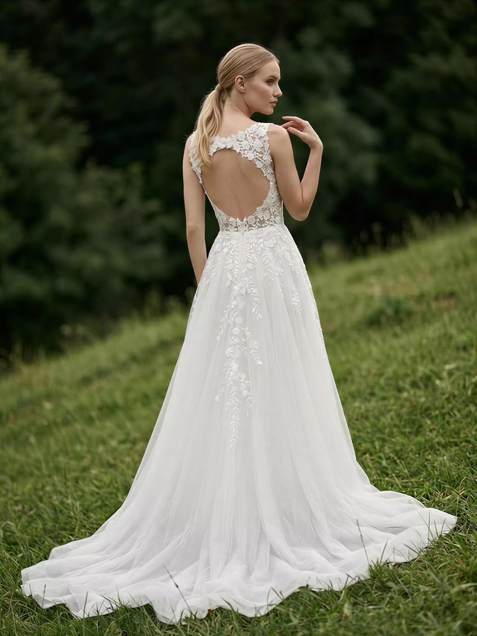 vestido-novia-flama-sedkaatelier-encaje-escoteenv-espaldaabierta-sedkanovias