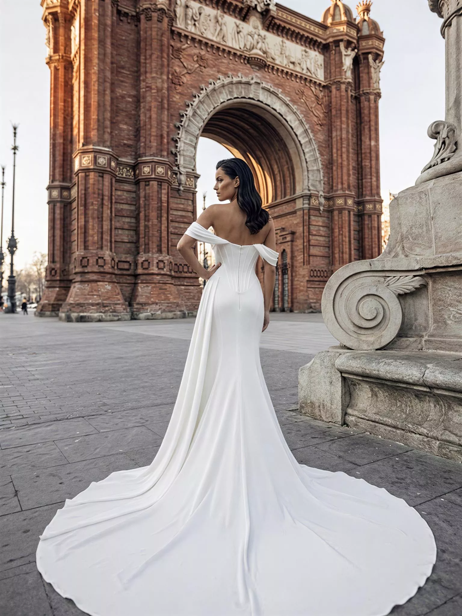 vestido-novia-gacela-sedkaatelier-encaje-escotepalabradehonor-espaldaenv-sedkanovias