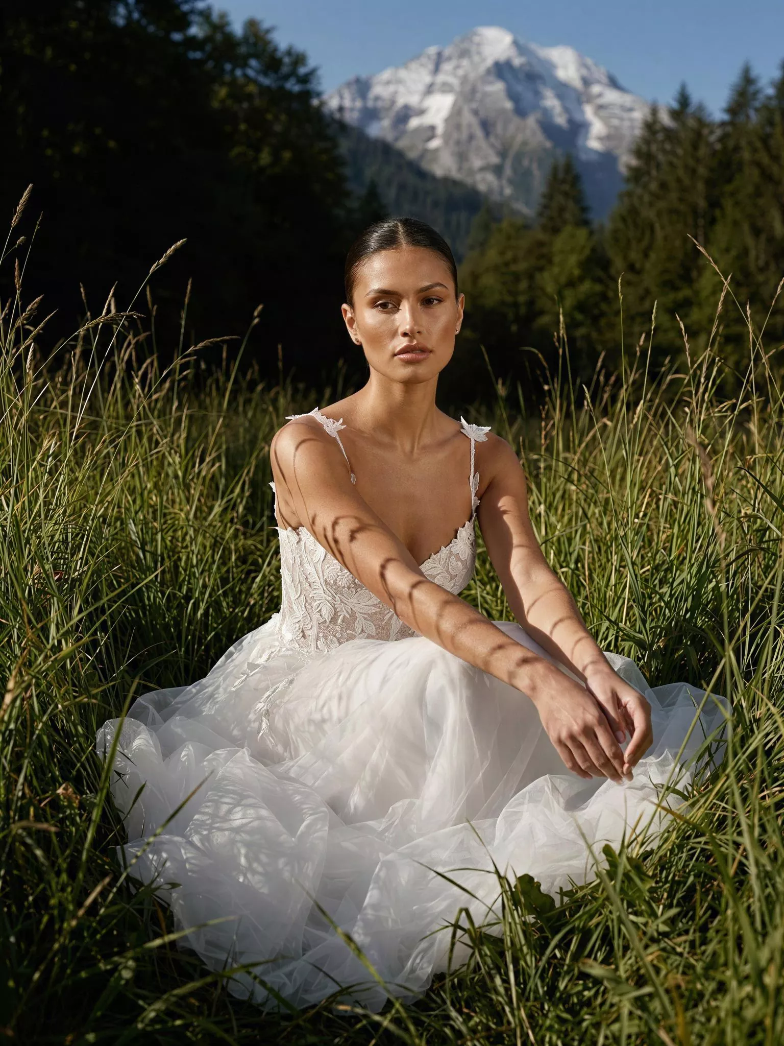 vestido-novia-gaia-sedkaatelier-encaje-escotecorazón-espaldarecta-editorial-sedkanovias