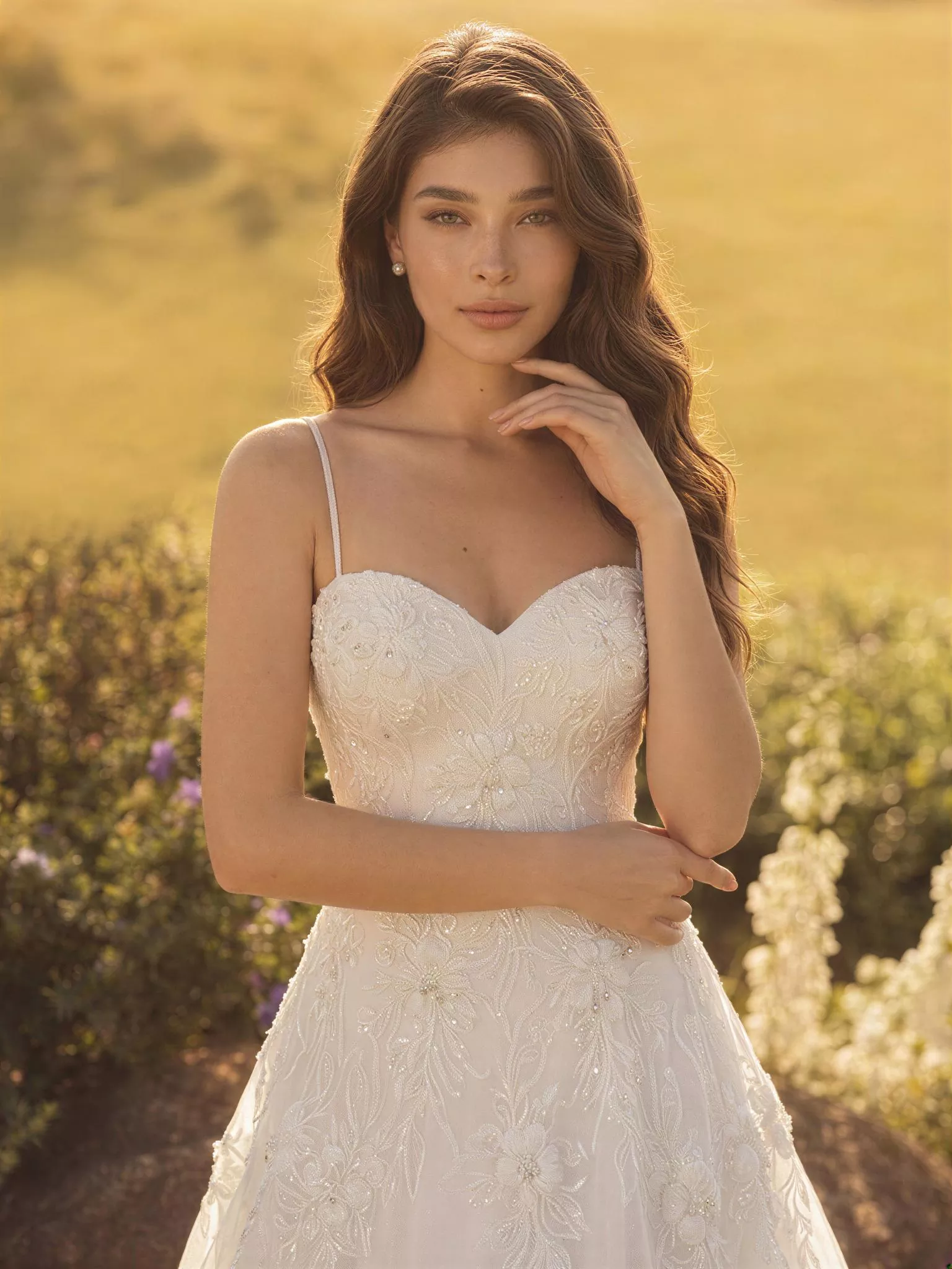 vestido-novia-hercula-sedkaatelier-encaje-escotecorazón-espaldarecta-detalle-sedkanovias