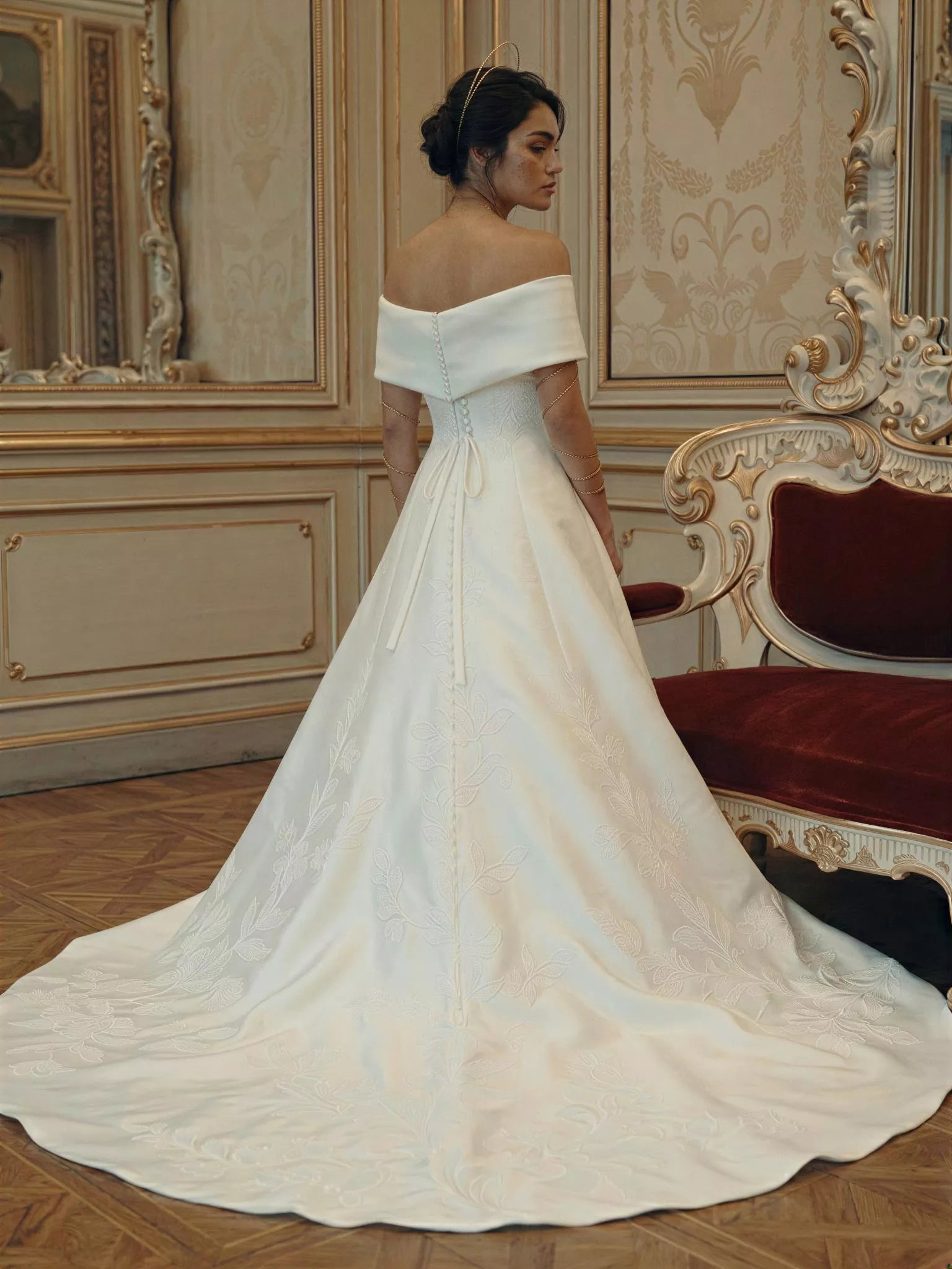 vestido-novia-itara-sedkaatelier-crepé-escotepalabradehonor-espaldapalabradehonor-sedkanovias