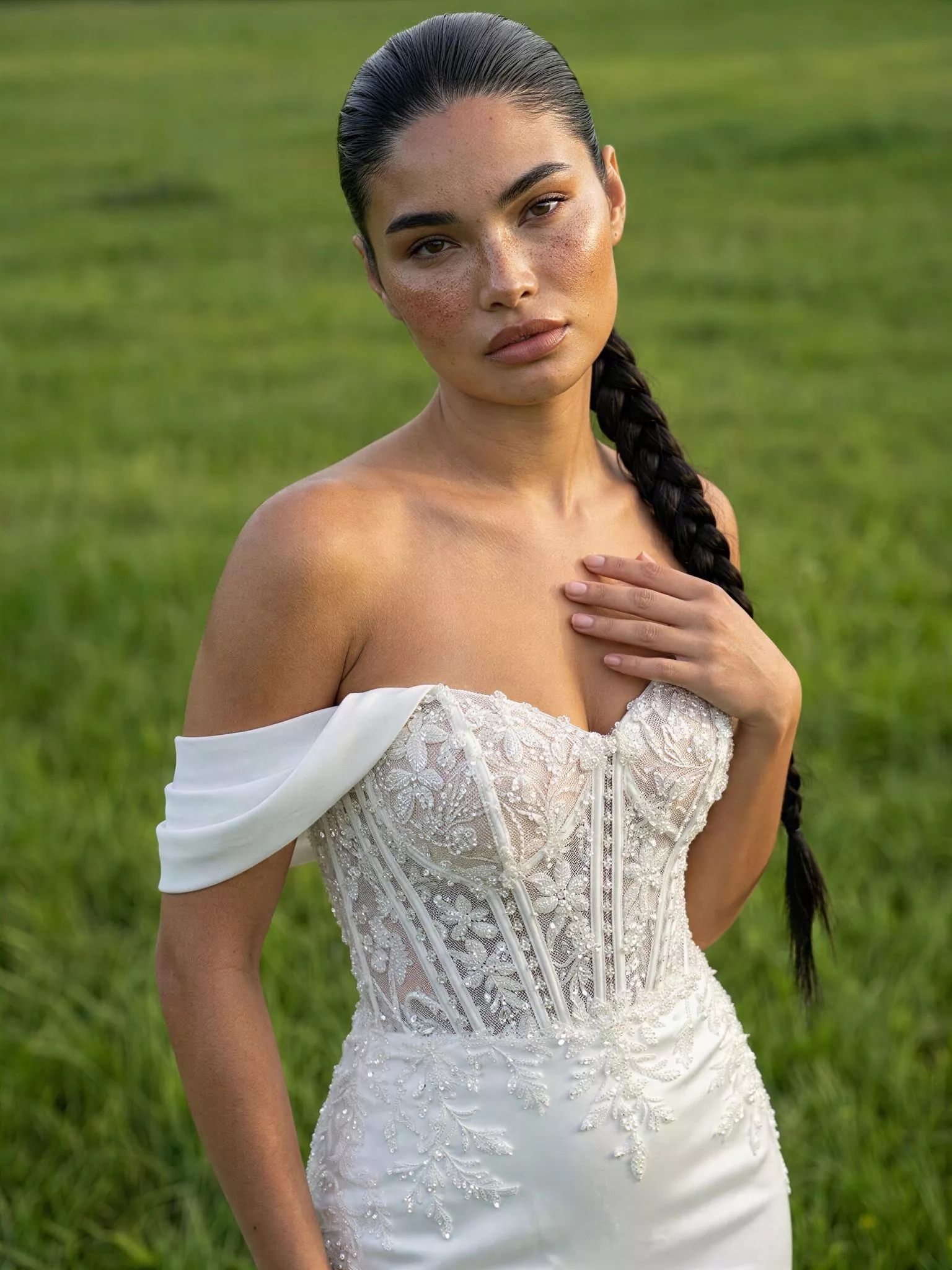 vestido-novia-itara-sedkaatelier-encaje-escotecorazón-espaldarecta-detalle-sedkanovias