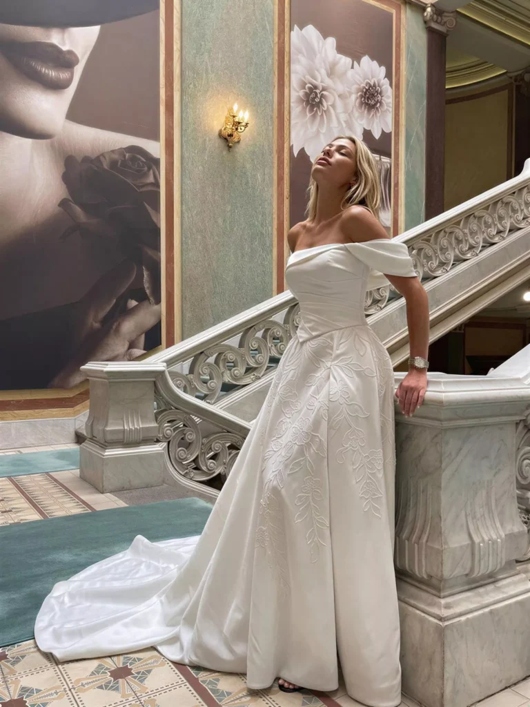 vestido-novia-mistral-sedkaatelier-escotepalabradehonor-espaldaenv-editorial-sedkanovias