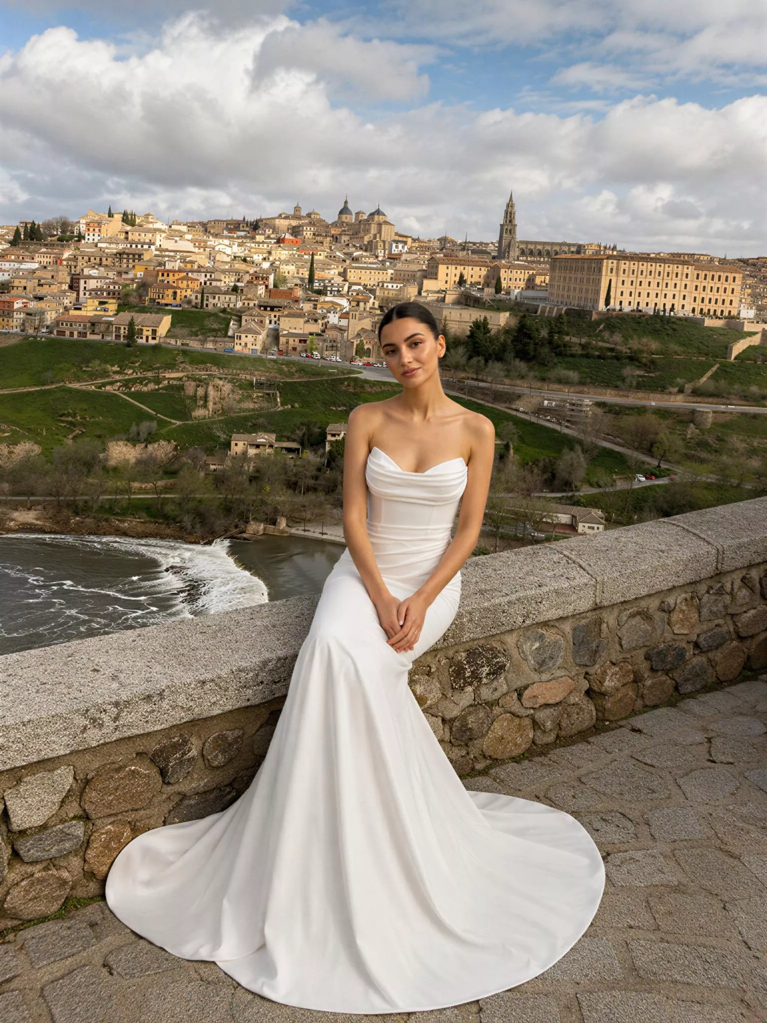 vestido-novia-nerina-sedkaatelier-escotepalabradehonor-espaldarecto-editorial-sedkanovias