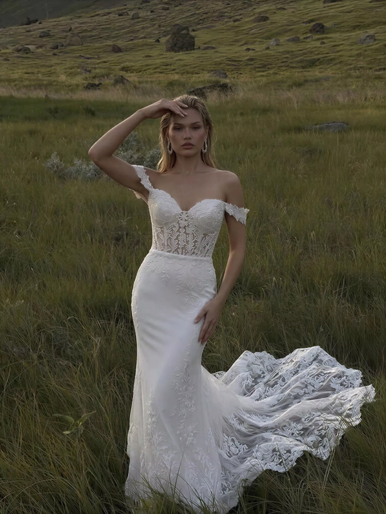 vestido-novia-silia-sedkaatelier-escotecorazón-espaldaenv-frente-sedkanovias