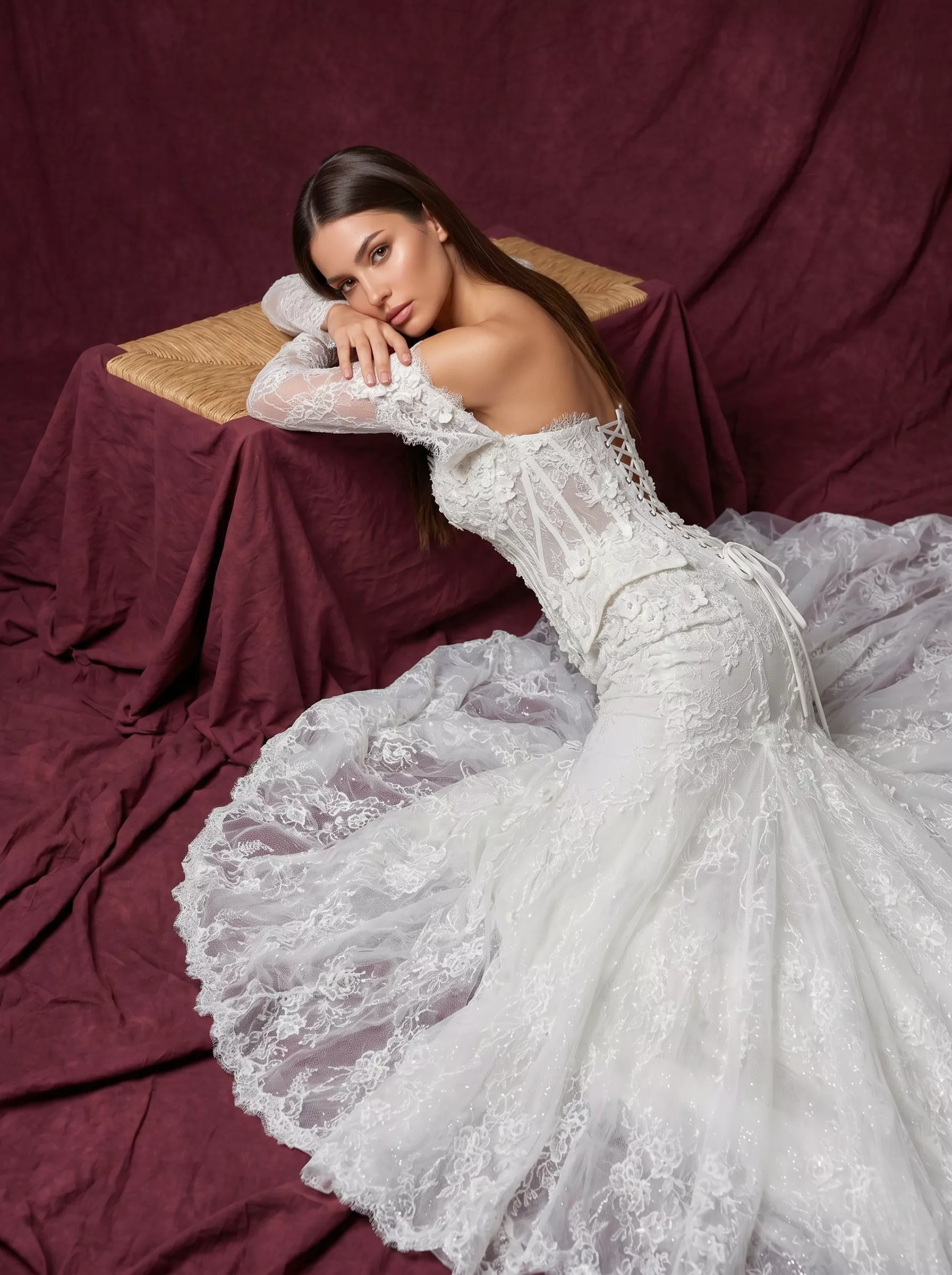 vestido-novia-sirevellea-sedkacouture-encaje-escotecorazón-espaldacorsé-editorial-sedkanovias