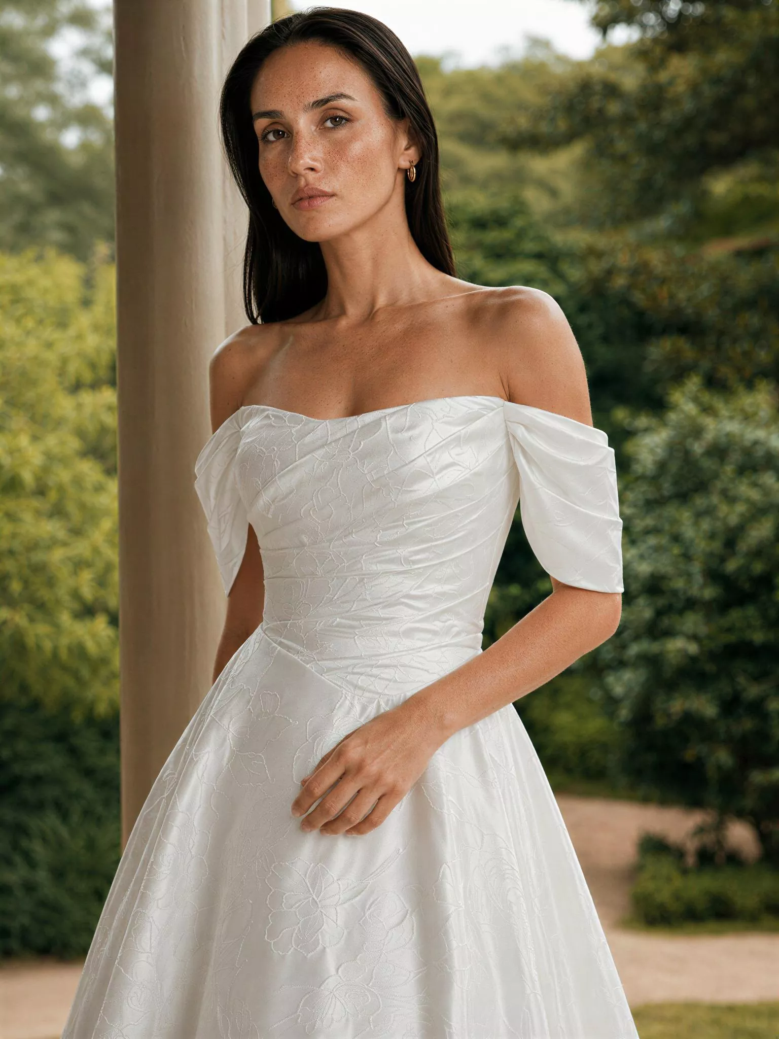vestido-novia-soraya-sedkaatelier-escotepalabradehonor-espaldarecta-detalle-sedkanovias