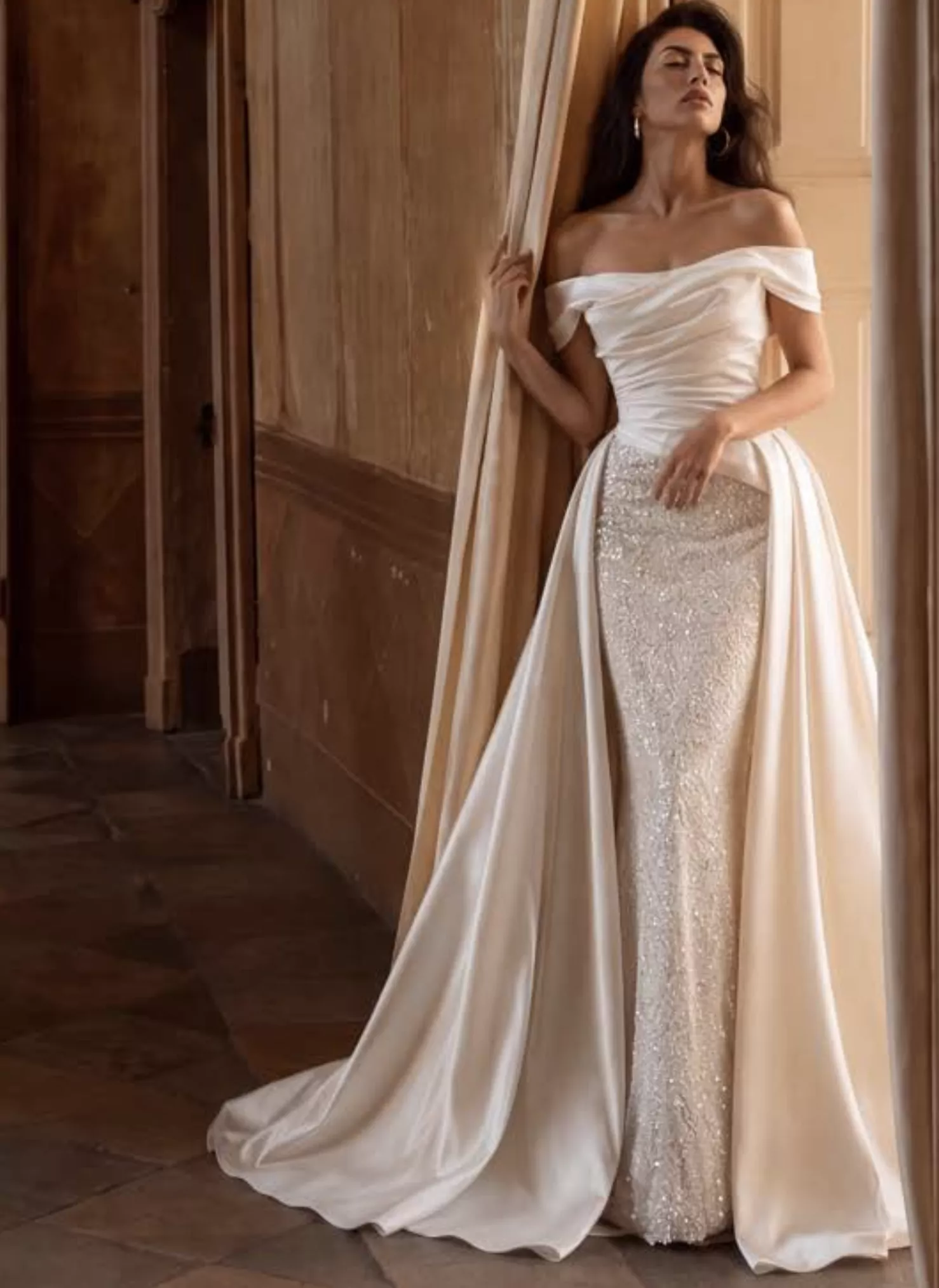vestido-novia-velaria-sedkaatelier-escotepalabradehonor-espaldaenv-frente-sedkanovias