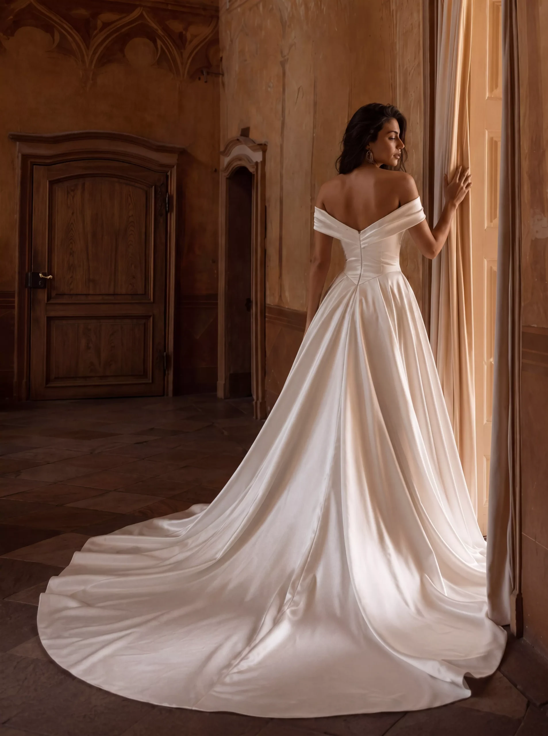 vestido-novia-velaria-sedkaatelier-escotepalabradehonor-espaldaenv-sedkanovias