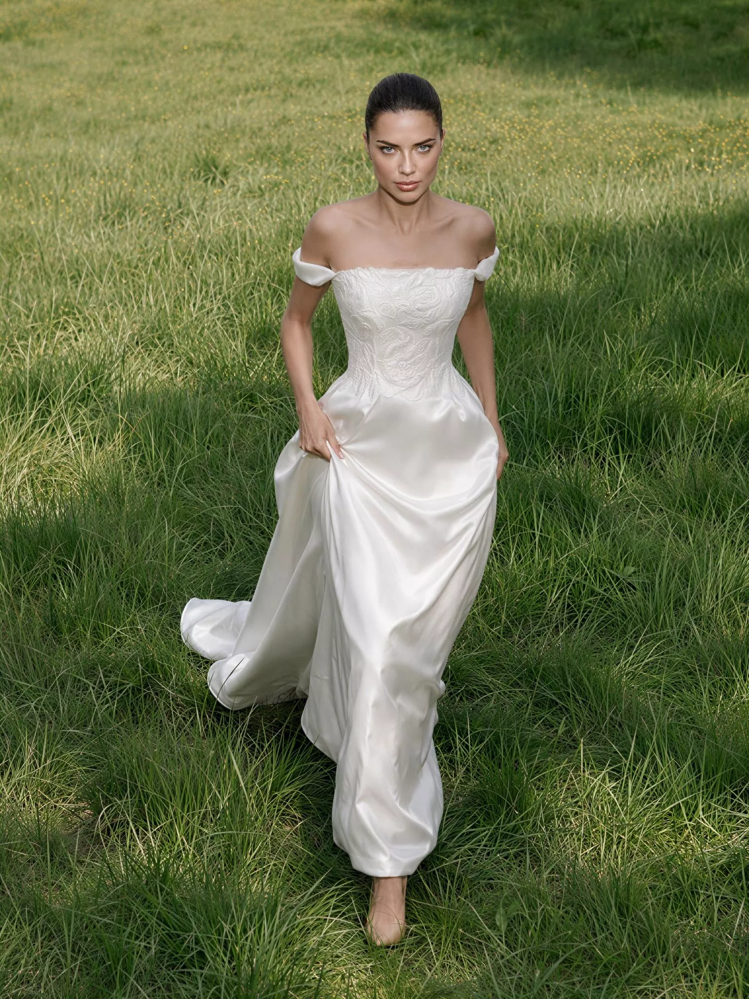 vestido-novia-xaloc-sedkaatelier-escotepalabradehonor-espaldarecta-frente-sedkanovias