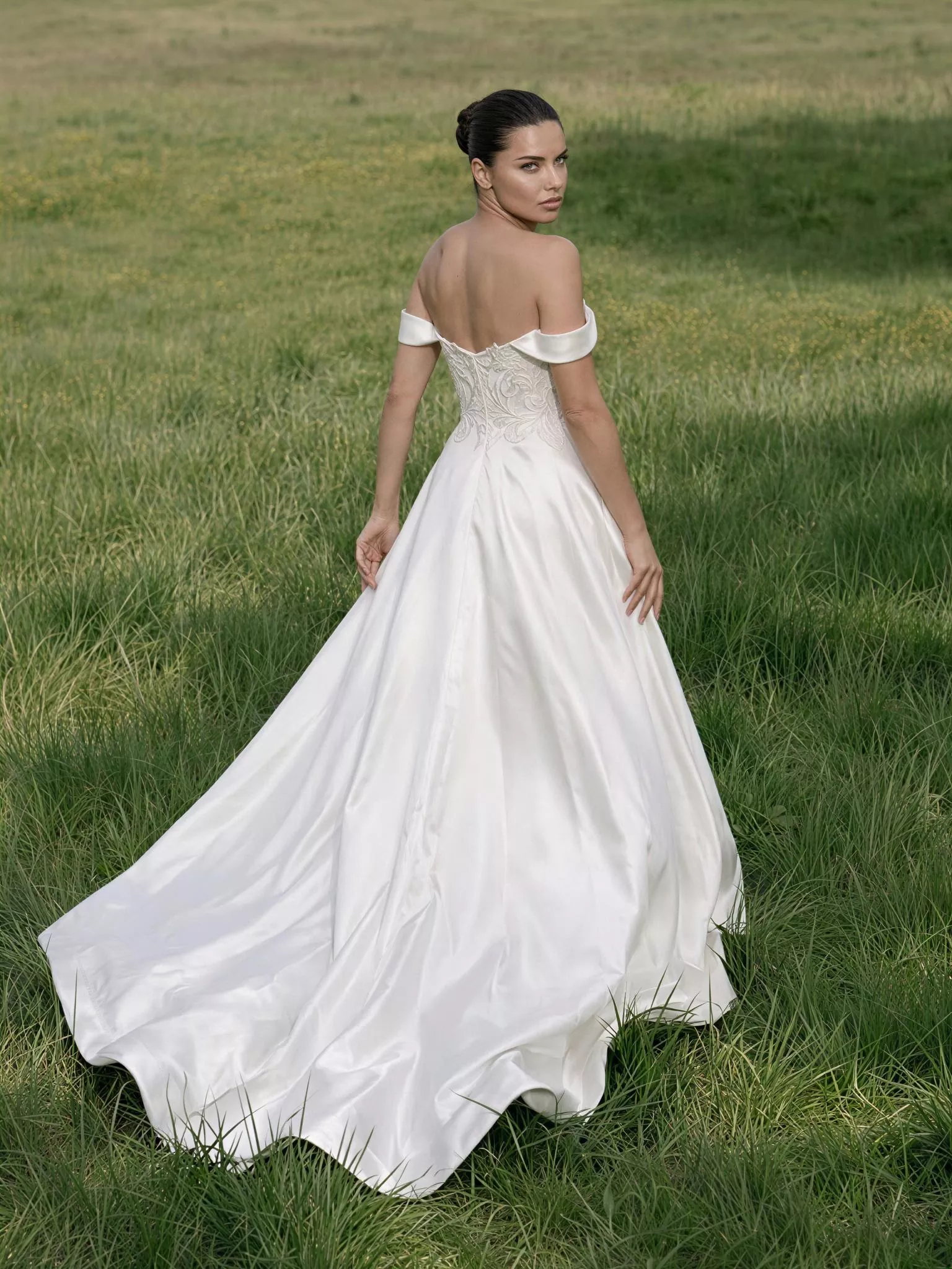 vestido-novia-xaloc-sedkaatelier-escotepalabradehonor-espaldarecta-sedkanovias